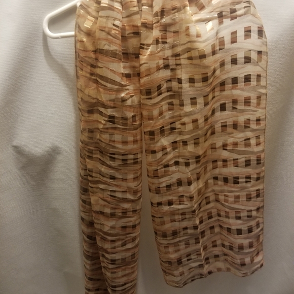 Gorgeous sheer scarf w gold rectangles - Picture 3 of 4